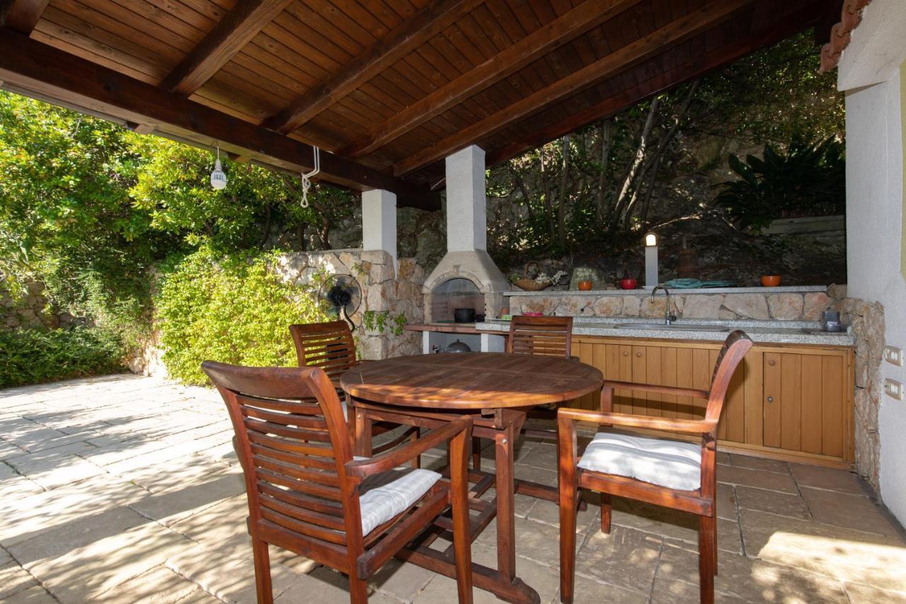 Apartment Portapisana Just 50M From The Beach Krk Town Exteriör bild