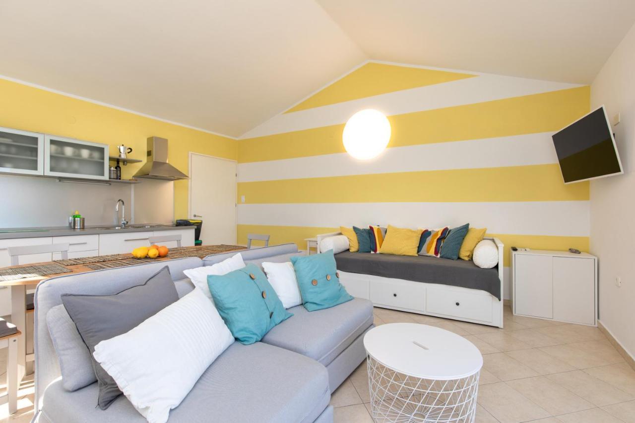 Apartment Portapisana Just 50M From The Beach Krk Town Exteriör bild