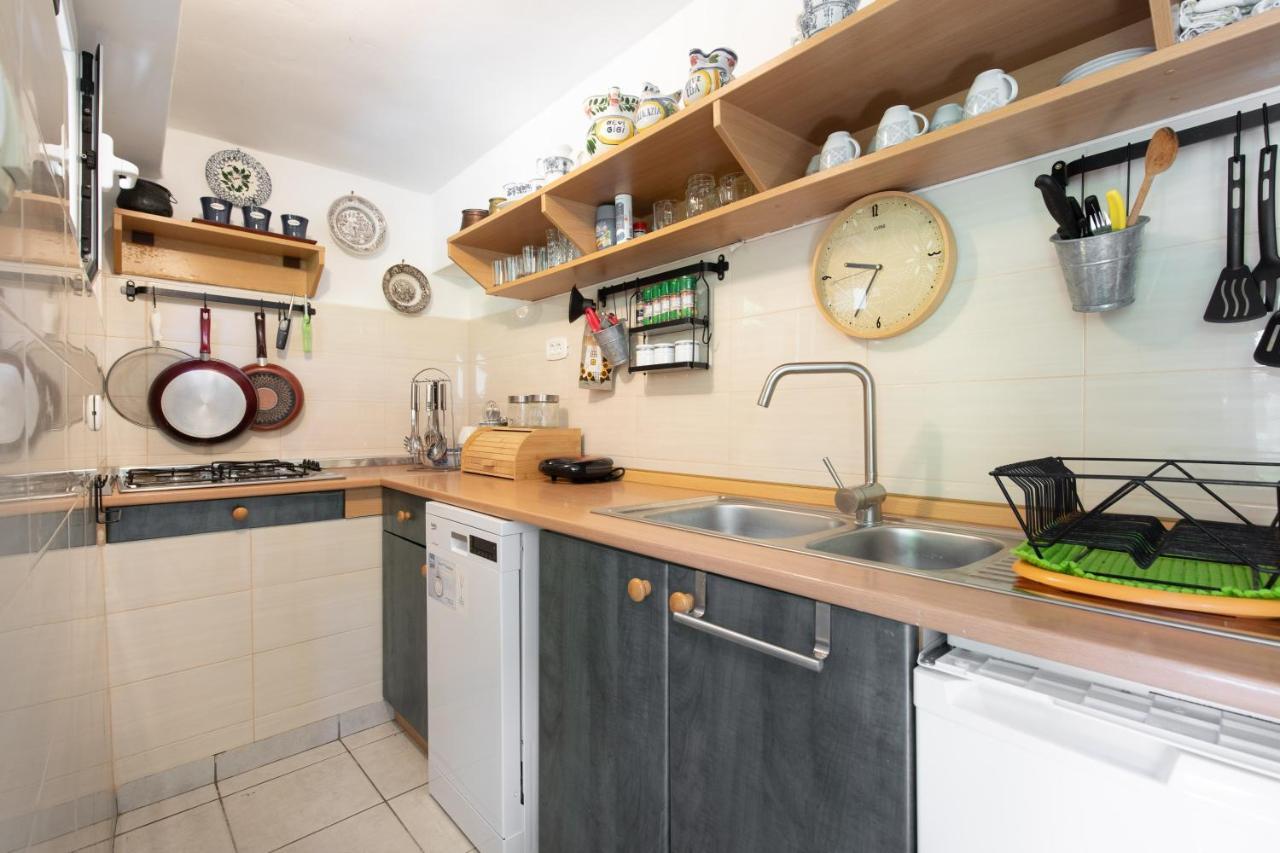 Apartment Portapisana Just 50M From The Beach Krk Town Exteriör bild