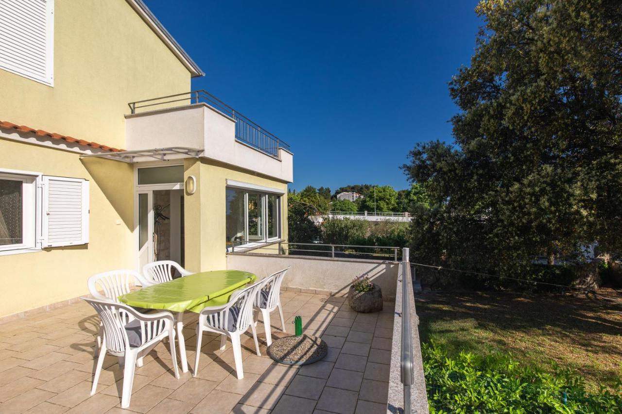Apartment Portapisana Just 50M From The Beach Krk Town Exteriör bild