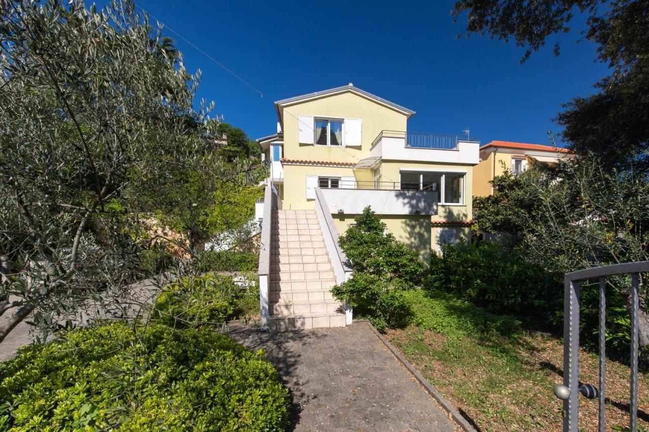 Apartment Portapisana Just 50M From The Beach Krk Town Exteriör bild