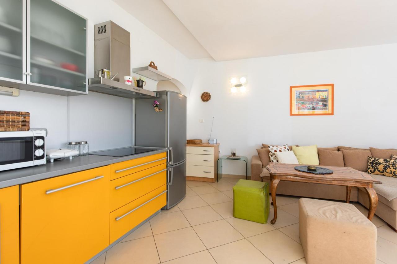 Apartment Portapisana Just 50M From The Beach Krk Town Exteriör bild