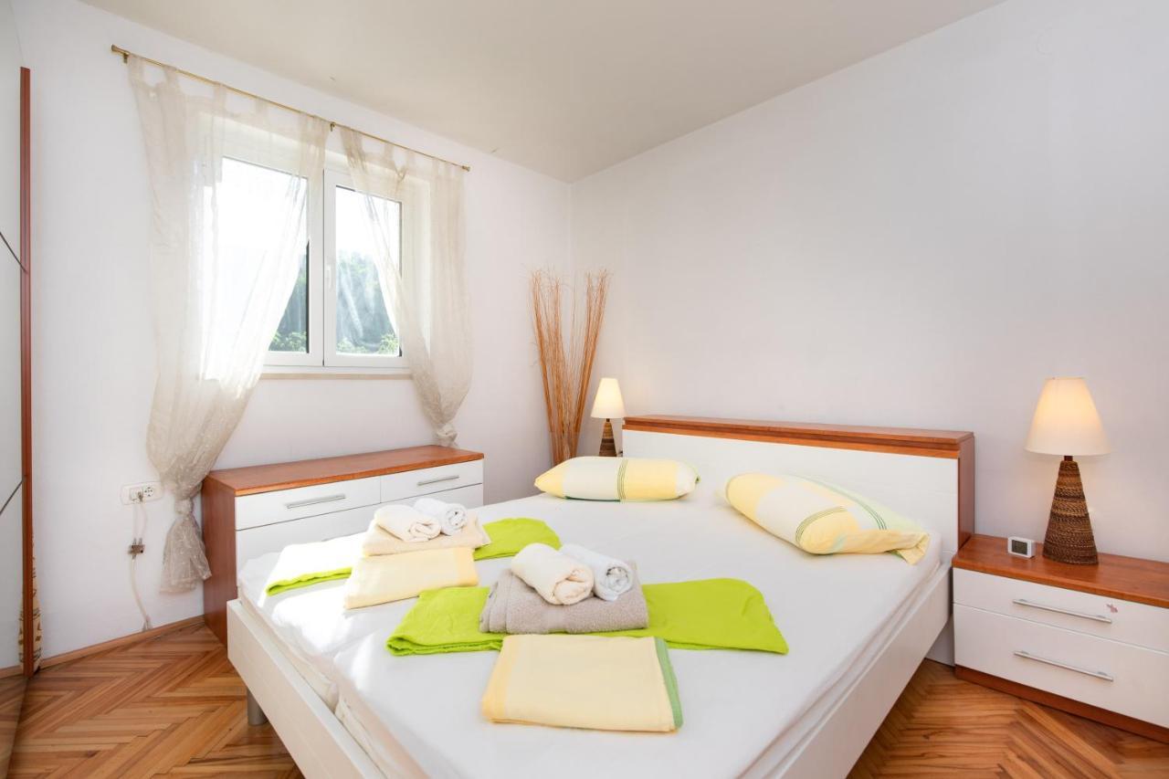 Apartment Portapisana Just 50M From The Beach Krk Town Exteriör bild