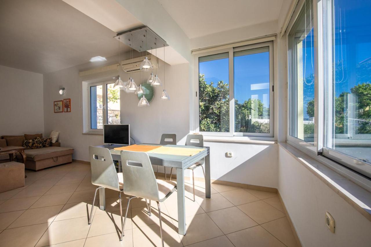 Apartment Portapisana Just 50M From The Beach Krk Town Exteriör bild