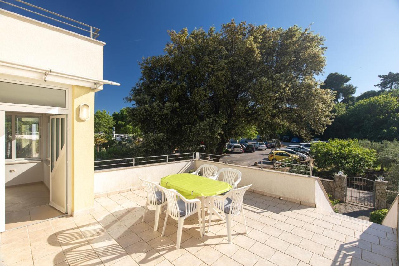 Apartment Portapisana Just 50M From The Beach Krk Town Exteriör bild